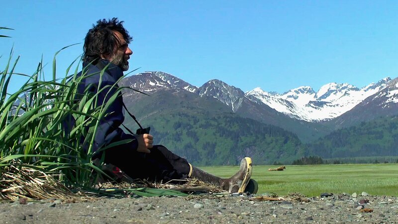 Hier in Alaska hatte Reno Sommerhalder vor 30 Jahren seine erste Begegnung mit einem Bären. – Bild: ZDF und SRF