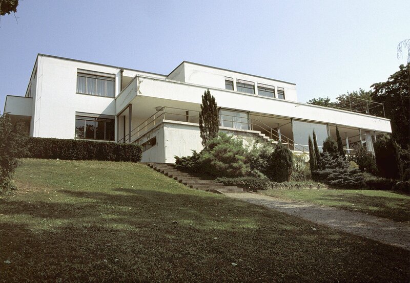 Das Haus Tugendhat im tschechischen Brünn, ist der bedeutendste Bau Ludwig Mies van der Rohes in Europa. – Bild: SWR