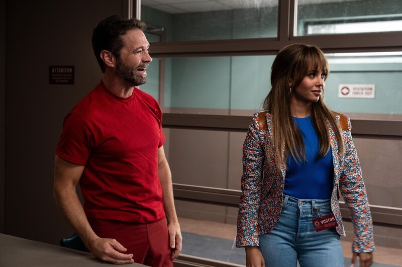 George Graham (Jason Priestley, l.); Max Mitchell (Vanessa Morgan, r.) – Bild: Vancon S1 Productions BC Inc. /​ Vancon S1 ON Inc. /​ Ed Araquel