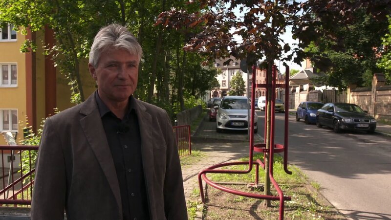 Bis heute lassen Kommissar Sommer die Bilder des toten Säuglings nicht los. – Bild: ZDF und Udo Tanske