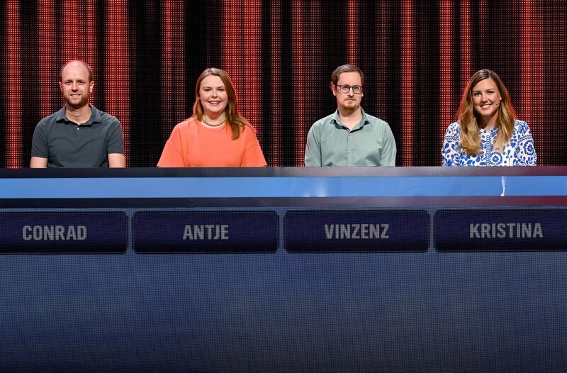 Die Kandidat:innen (v.l.n.r.): Conrad Spanaus, Antje Bäuerle, Vinzenz Schindler und Kristina Knoblach-Schmidt. – Bild: ARD/​Markus Hertrich
