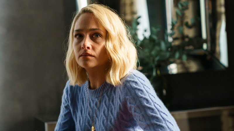 Melissa (Jemima Kirke) will alle Missverständnisse aus dem Weg räumen und einen Weg finden, wie diese komplizierte Dreiecksbeziehung zwischen ihr, ihrem Mann und seiner Affäre funktionieren kann. – Bild: ZDF und Yvette Monahan./​Yvette Monahan