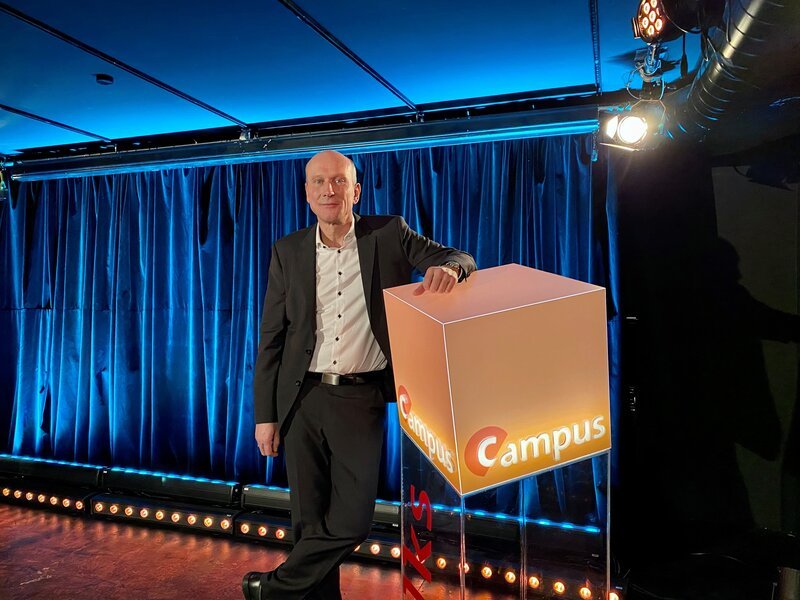 Diesmal zu Gast bei Campus Talks sind Prof. Dr. Nina Henriette Uhlenhaut und Prof. Dr. Wolfgang Kießling. – Bild: BR/​Marinus Zängerl