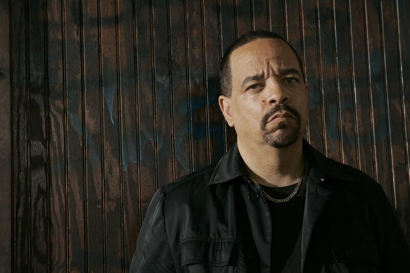Ein Minderjähriger meldet sich bei der Sondereinheit und gibt an, eine Therapie durchführen zu wollen. Doch vorher wird er ermordet. Odafin ‚Fin‘ Tutuola (Ice-T) ermittelt. – Bild: NBC Universal, Inc.