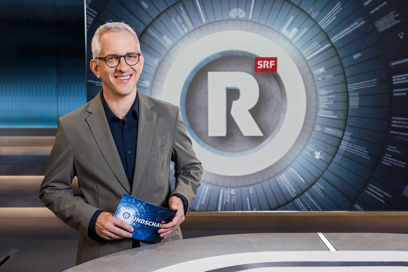 Gion-Duri Vincenz Moderator Rundschau – Bild: SRF/​Gian Vaitl
