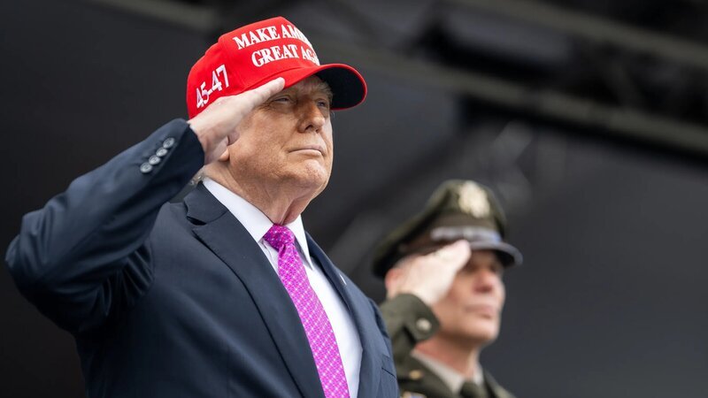 Mehr noch als in seiner ersten Amtszeit gilt Trumps Devise: Make America Great Again! – Bild: ZDF und whitehouse.gov