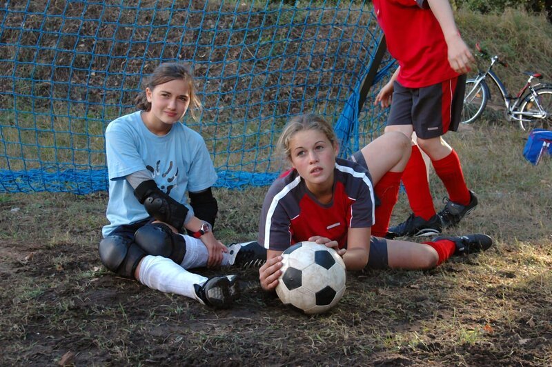 Turbulent geht es auf der etwas anderen, brandenburgischen Internatschule "Schloss Einstein" zu: Der mal heitere, mal stressige Schulalltag, die spannenden und lustigen Abenteuer und die Freundschaften oder Liebeleien der Schüler stehen im Mittelpunkt des Geschehens. – Bild: MDR/WDR/Waldemar Boegel Turbulent geht es auf der etwas anderen, brandenburgischen Internatschule "Schloss Einstein" zu: Der mal heitere, mal stressige Schulalltag, die spannenden und lustigen Abenteuer und die Freundschaften oder Liebeleien der Schüler stehen im Mittelpunkt des Geschehens. – Bild: MDR/WDR/Waldemar Boegel