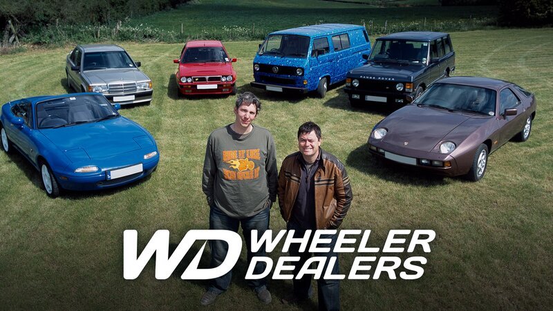 Mercedes on lift. – Bild: SBS Discovery Media