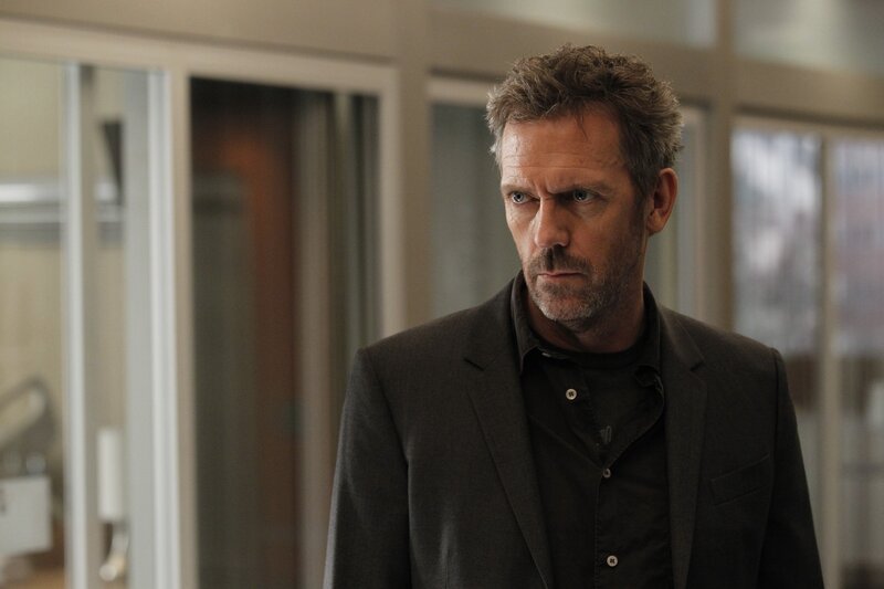 Voller Zweifel überdenkt House (Hugh Laurie) seine Beziehung zu Cuddy. Hindert sie ihn wirklich daran, ein guter Arzt zu sein? – Bild: ATV2