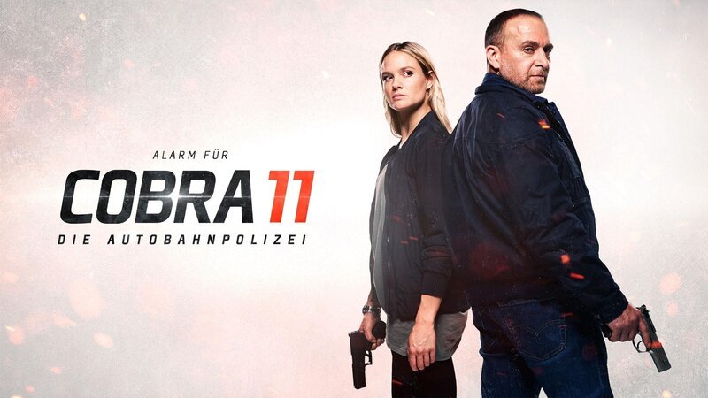 Das Team von der Autobahnpolizei: Vicky Reisinger (Pia Stutzenstein) und Semir Gerkhan (Erdogan Atalay) +++ Die Verwendung des sendungsbezogenen Materials ist nur mit dem Hinweis und Verlinkung auf RTL+ gestattet. – Bild: RTL
