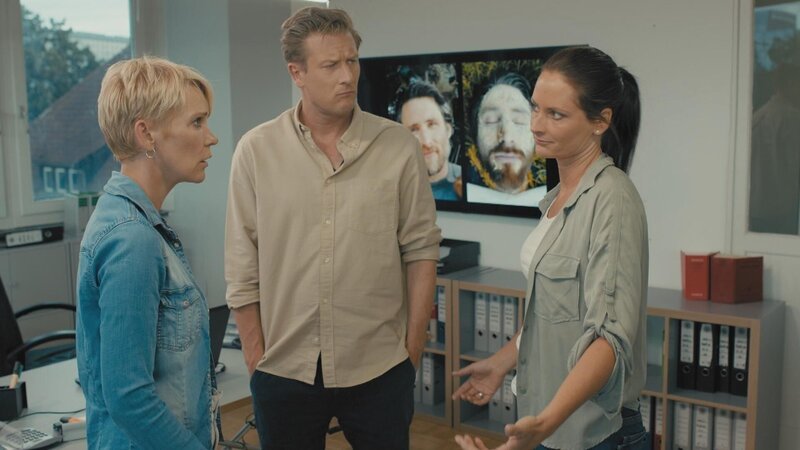 (v.l.n.r.) Alexandra Rietz; Robert Ritter; Daniela Stamm – Bild: SAT.1