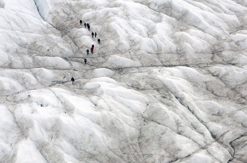 Eine wissenschaftliche Expedition auf dem Gletscher Isunguata Sermia im Westen von Grönland – Bild: Gedeon Programmes