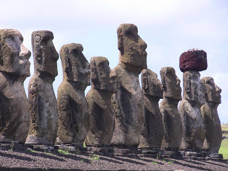 Moai-Statuen – Osterinsel – Bild: HISTORY