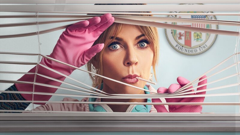 Die Putzkraft ermittelt: Kaitlin Olson als Morgan Gillory – Bild: SRF/​Disney