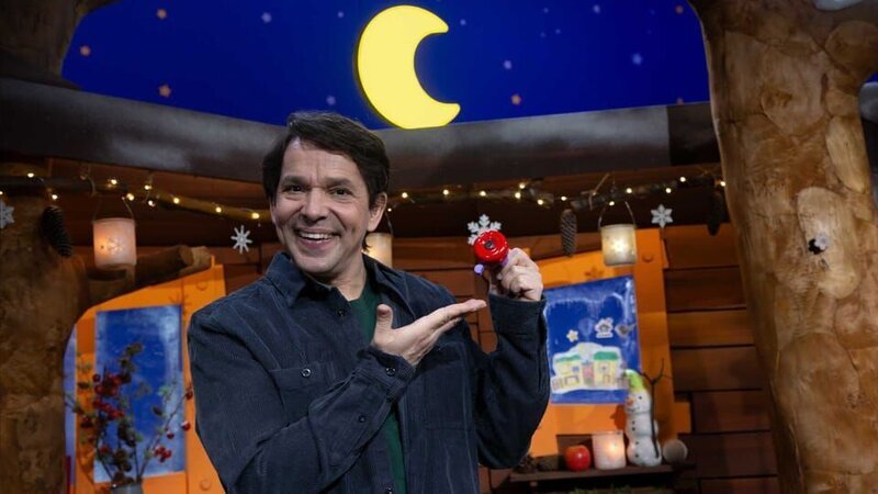 Juri hat ein geheimnisvolles Fieps-Geräusch dabei. Wie warnen sich eigentlich Tiere? – Bild: KiKA