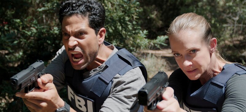 CRIMINAL MINDS: EVOLUTION- ìMoose“ : Episode 1603 – L-R: Adam Rodriguez as Luke Alvez and A.J. Cook as Jennifer ëJJí Jareau, in ìCriminal Minds: Evolution,î streaming on Paramount+, 2022. Photo Credit: Paramount+ – Bild: Paramount+ /​ Disney /​ ABC Studios Inc. and CBS Studios Inc. /​ Paramount+