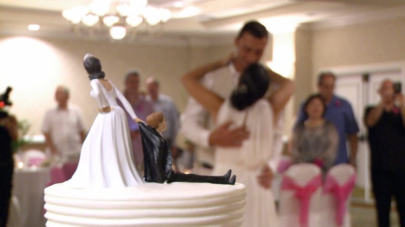 Cake decoration, bride and groom. – Bild: TLC
