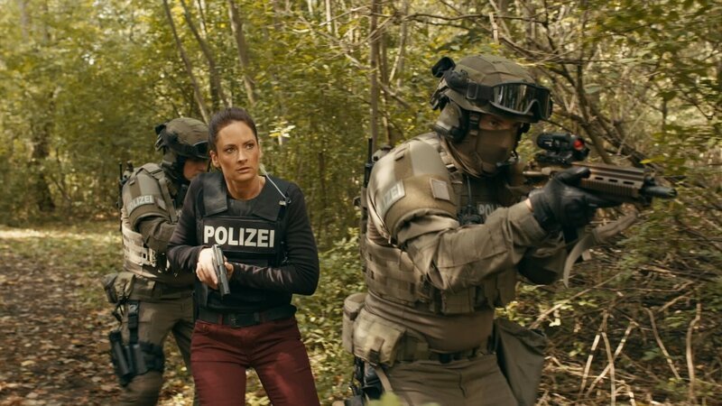 Daniela Stamm (Mitte) – Bild: SAT.1 Eigenproduktionsbild frei