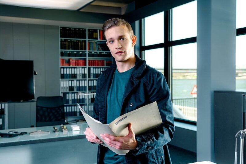 Simon Steininger (Michael Steinocher). – Bild: Roman Zach-Kiesling /​ ORF