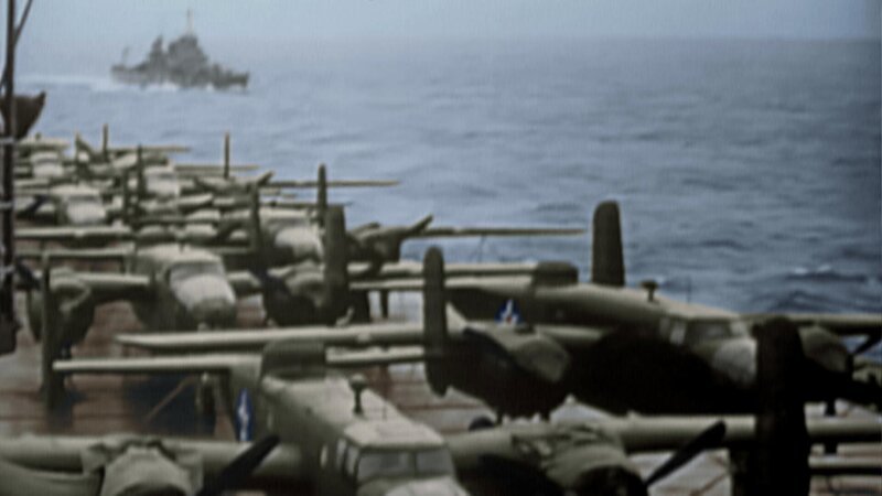 Greatest Events of WW2_Wendepunkte des Zweiten Weltkriegs EP Ep_Battle_of_Midway GEWW2 BATTLE OF MIDWAY – US planes on deck of aircraft carrier – Bild: TVNOW /​ World Media Rights