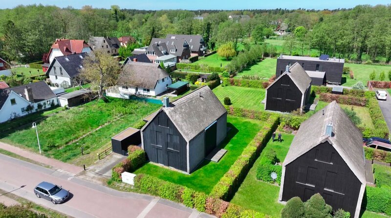 Reethäuser mal anders. – Bild: NDR