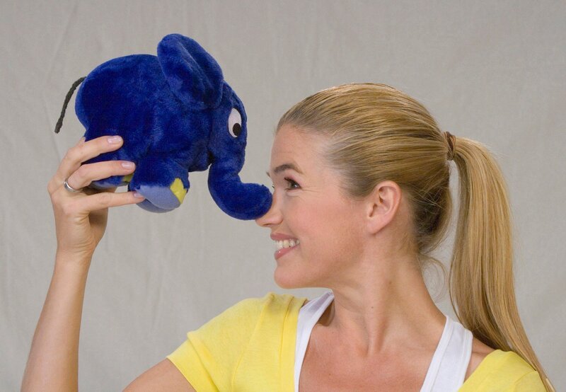 Anke Engelke in der „Sendung mit dem Elefanten“ – Bild: WDR/​Simin Kianmehr