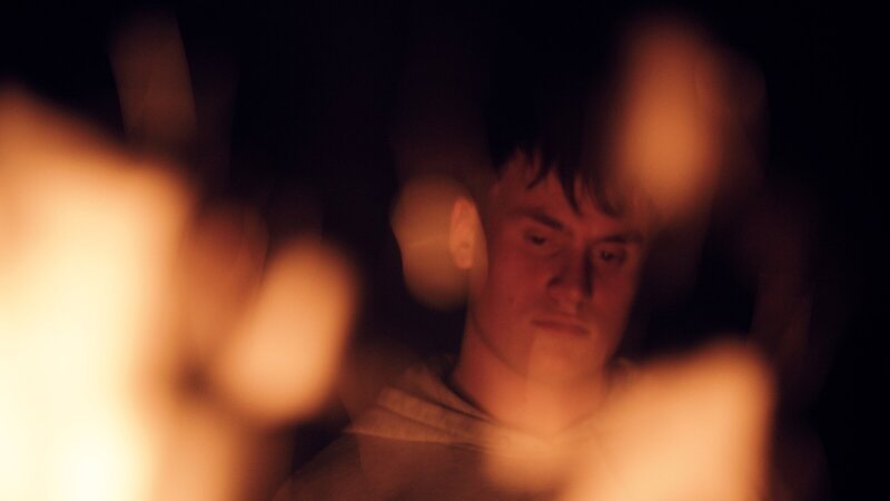 In der Gemeinschaft der Jugendhilfe Leimbach findet Nikolai die Hilfe zur Selbsthilfe, die es ihm ermöglicht, seinem Leben eine neue Richtung zu geben. – Bild: Vita Spiess /​ ZDF