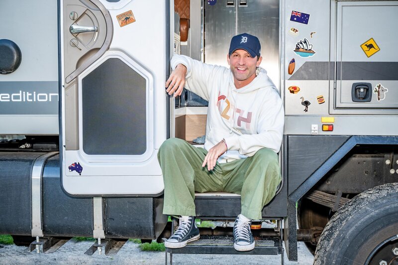 Alexander Kumptner – Bild: Joyn /​ Richard Lowe