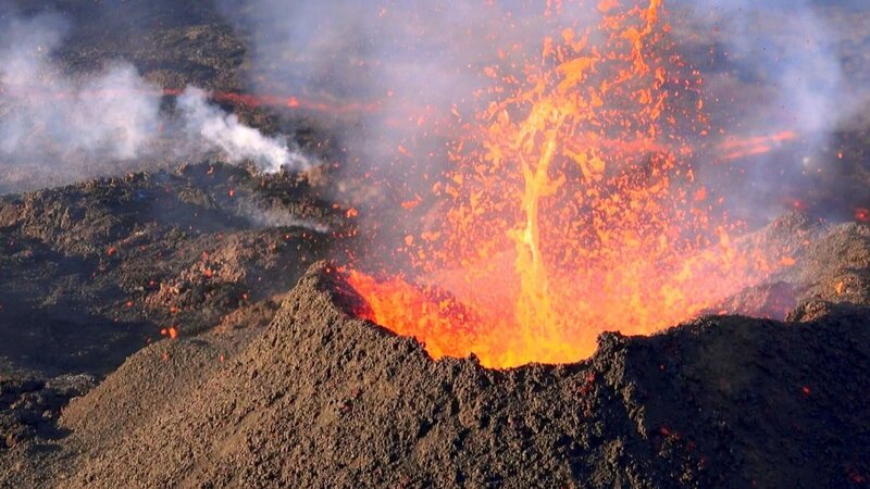 volcanic eruption – Bild: ARTE France/​Les Bons Clients