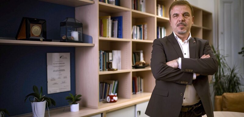 Zekirija Sejdini (Professor für Islam in der Gegenwartsgesellschaft, Uni Wien). – Bild: ORF/​Metafilm GmbH