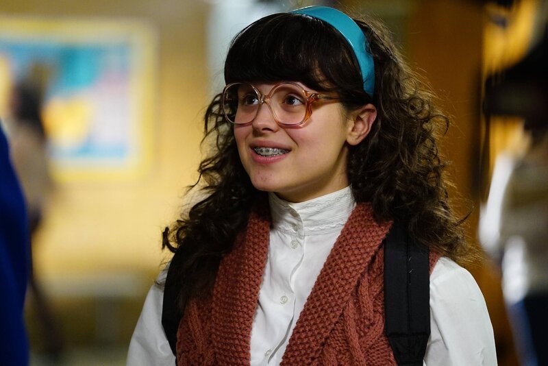 Erica Goldberg (Hayley Orrantia) – Bild: Sony Pictures Television Inc. /​ Richard Cartwright