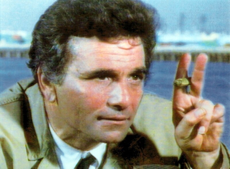Devlin wird für Lt. Columbo (Peter Falk) zum Hauptverdächtigen. Doch wie soll er ihm den Mord nachweisen? – Bild: RTLup