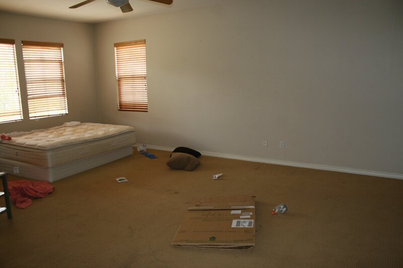 Wertlose Bruchbude oder ungeschliffener Edelstein? Tarek und Christina hoffen, nach der Renovierung einen guten Gewinn einfahren zu können … – Bild: HGTV/​Scripps Networks, LLC. All Rights Reserved