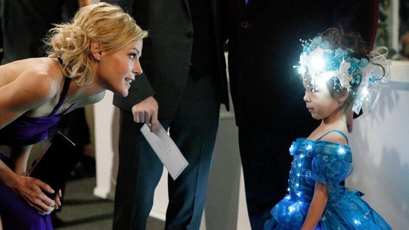 Julie Bowen (Claire Dunphy), Aubrey Anderson-Embons (Lily Tucker-Pritchett) – Bild: Disney+