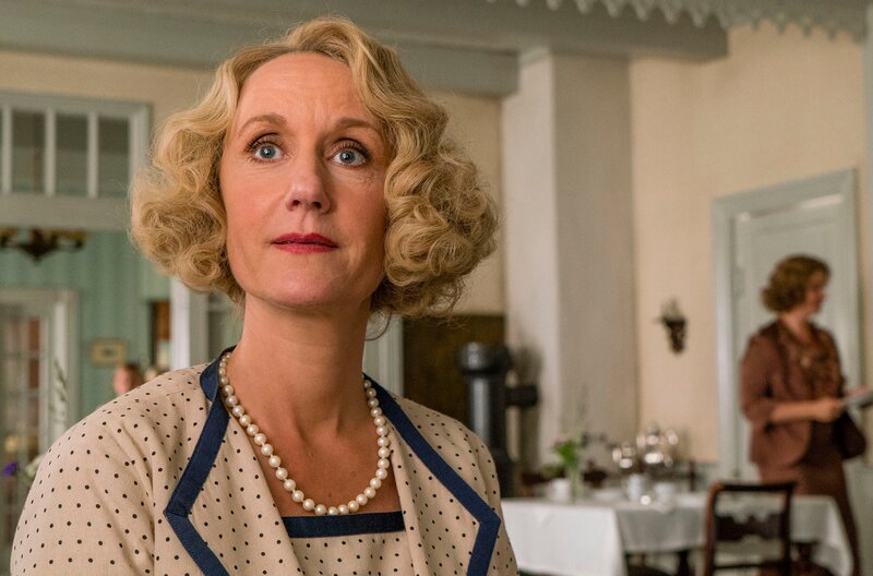 Alice Frigh (Anette Stovelbaek). – Bild: WDR/​Mike Kollöffel