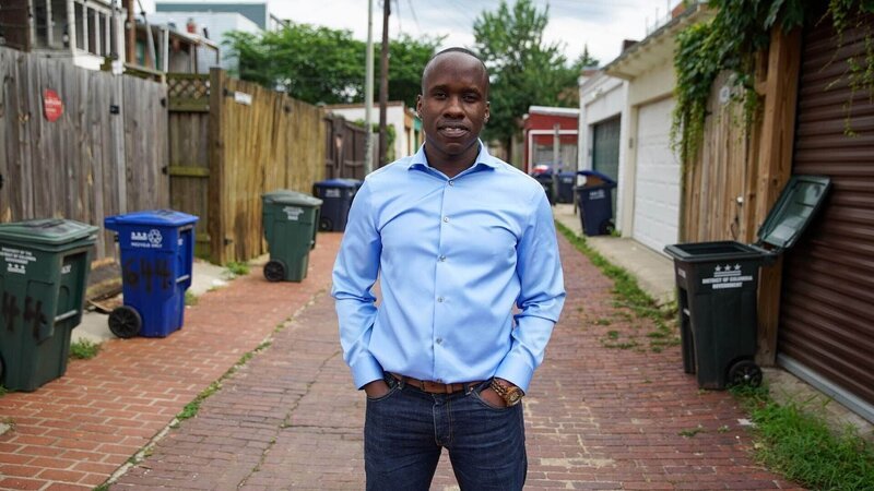 Electro Man – Biologe Leslie Samuels erklärt das Ereignis – Bild: RTL/​ © MMXVIII Wag TV Ltd