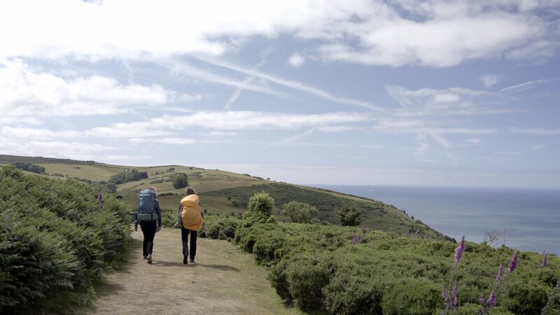 Wanderer auf dem South West Coast Path. – Bild: ZDF und arte /​ Susanne Bohlmann