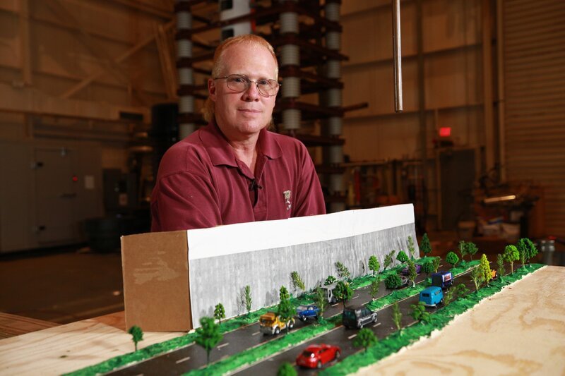 David Wallace – Bild: TVNOW /​ DCL /​ WAG Entertainment