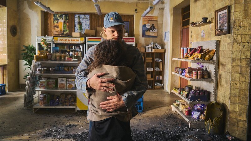 Fred (Wilson Gonzalez) und Aylin (Gülseren Erkut) halten in schlechten Zeiten zusammen. – Bild: ZDF und Norman Keutgen