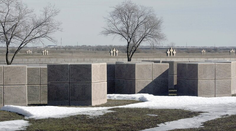Deutsche Kriegsgräberstätte Rossoschka bei Wolgograd. – Bild: Schmidt & Paetzel Fernsehfilme