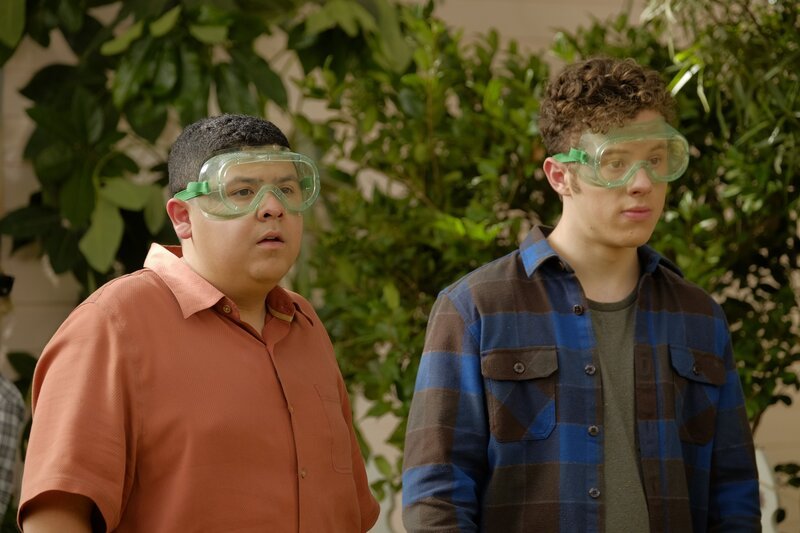 L-R: Manny Delgado (Rico Rodriguez) und Luke Dunphy (Nolan Gould) – Bild: ViacomCBS /​ Tony Rivetti Jr.