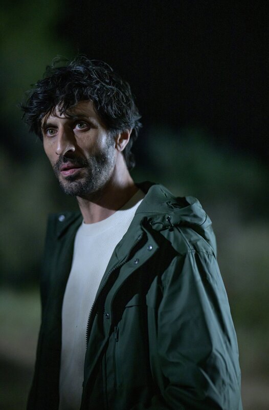 Manuel Ortigosa (David Kammenos). – Bild: WDR/​François Lefebvre/​Incognita/​Las Ninas Pictures/​France Télévisions