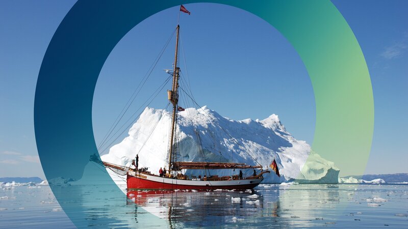 Arved Fuchs und seine Crew auf See in Island – Bild: Andreas Ewels /​ ZDF