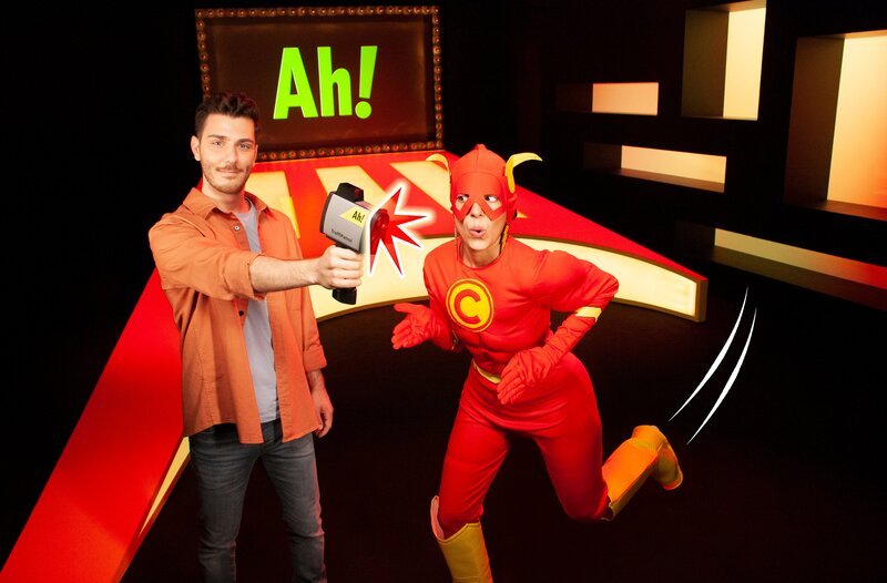 Tarkan und Clarissa beschäftigen sich dieses Mal mit dem Thema ‚Ganz schön schnell‘. – Bild: WDR/​Thorsten Schneider