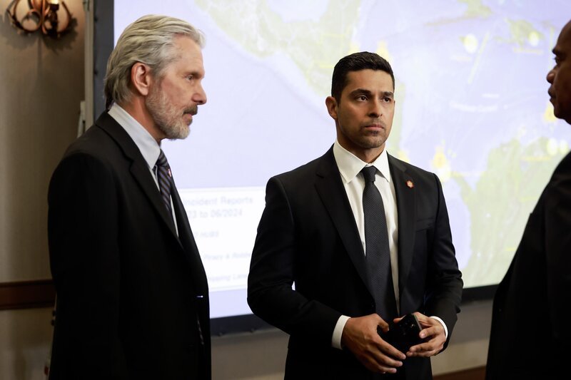 Alden Parker (Gary Cole, l.); Nick Torres (Wilmer Valderrama, r.) – Bild: CBS Broadcasting, Inc.