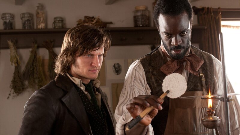 Detective Kevin Corcoran (Tom Weston-Jones, l.). – Bild: CINEFLIX MEDIA INC