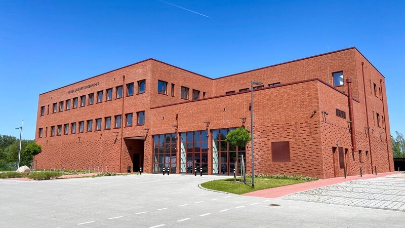 Feuerwache in Rostock, Deutschland – Bild: Warner Bros. Discovery, Inc. or its subsidiaries and affiliates