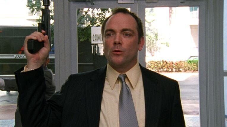 Tom Prescott (Mark Sheppard) ist ein knallharter Vollprofi, der offenbar plant, eine Bank zu überfallen. – Bild: RTL NITRO /​ VP/​RP