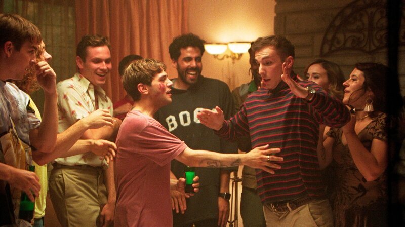 Maxime (Xavier Dolan, M.) feiert vor seiner Abreise nach Australien eine wilde Party. – Bild: WDR/​Pro Fun Media
