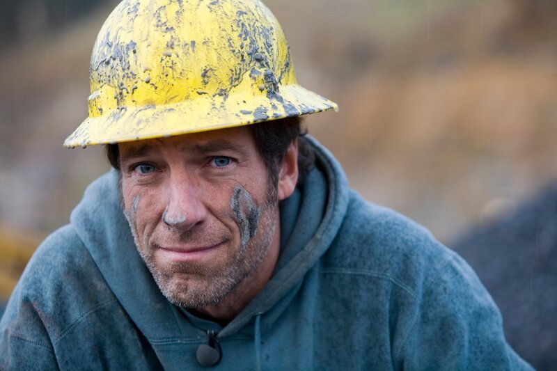 USA, Washington, Monroe, Host Mike Rowe during Dirty Jobs shoot at Five Mile Quarry – Bild: CH Media